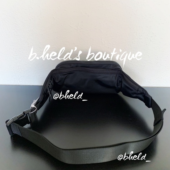 lululemon Everywhere Sling Bag in Black Neutral One Size (2.5L) Brand New NWT - Picture 5 of 16